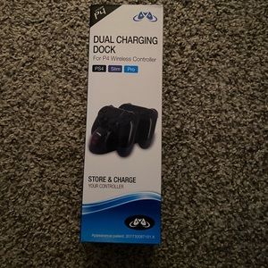 ⭐️ SOLD ⭐️ PS4 Dual Charging Dock
